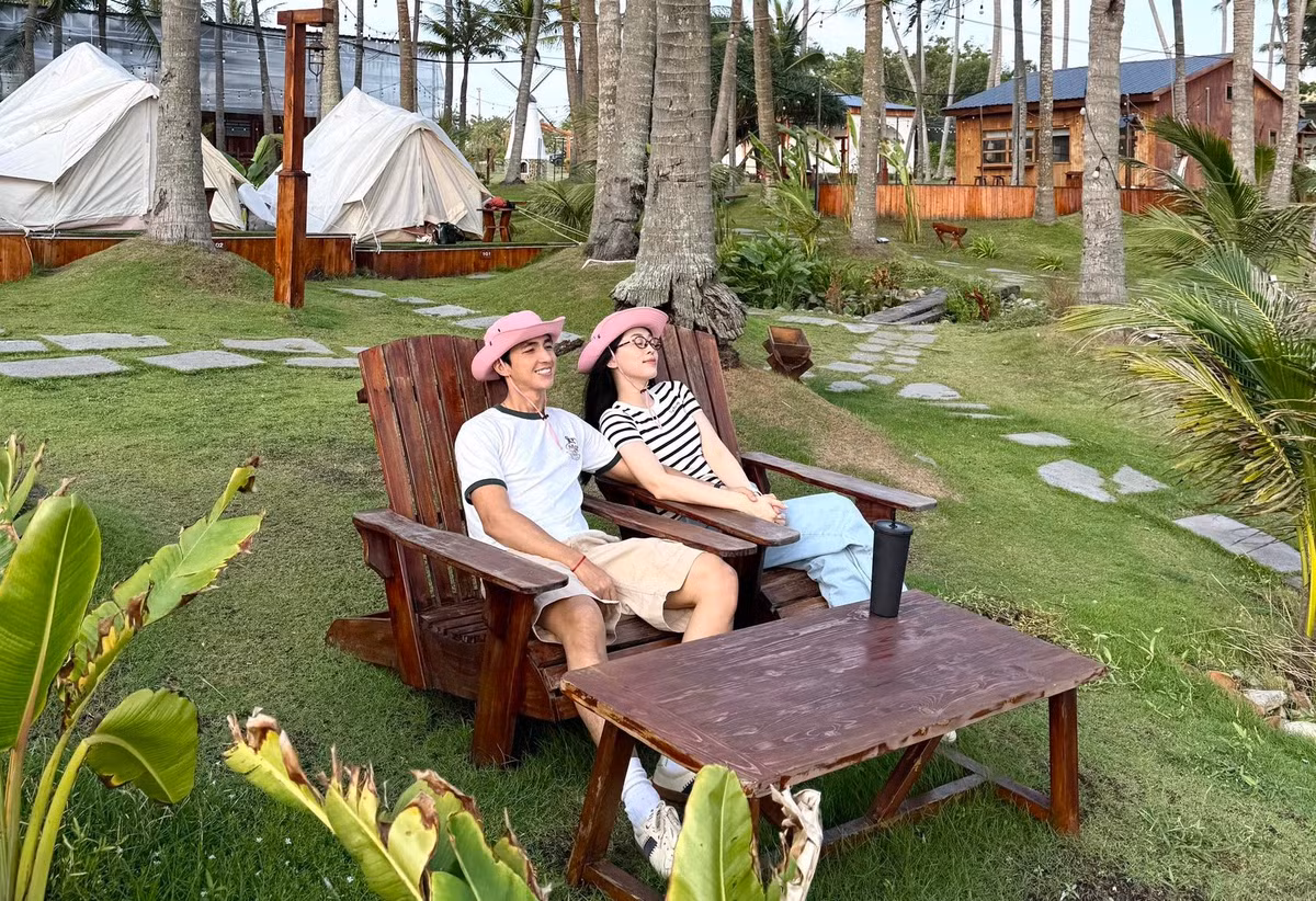 Phương Nga từng hài hước nhắn nhủ Bình An: "Năm mới tới nơi rồi không được nhiễu sự với tôi nữa nha". Ảnh: FB Bình An.