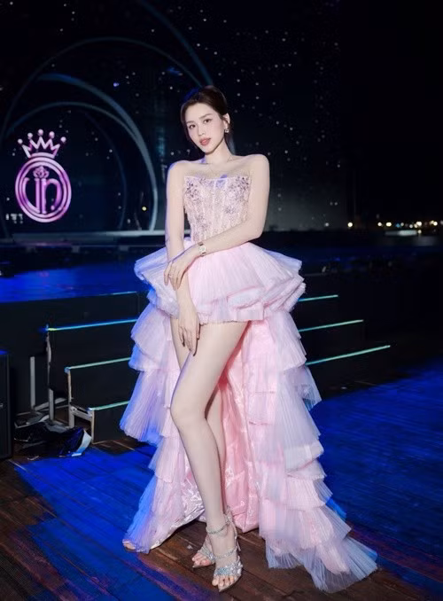 Theo Tiền Phong, khoảng 1 tuần sau lễ ăn hỏi, Đỗ Thị Hà sẽ tổ chức đám cưới. Ảnh: FB Đỗ Thị Hà.