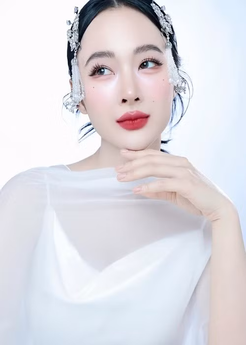 Nữ diễn viên không hoạt động nghệ thuật vài năm trở lại đây để tập trung kinh doanh. Ảnh: Instagram Angela Phương Trinh.