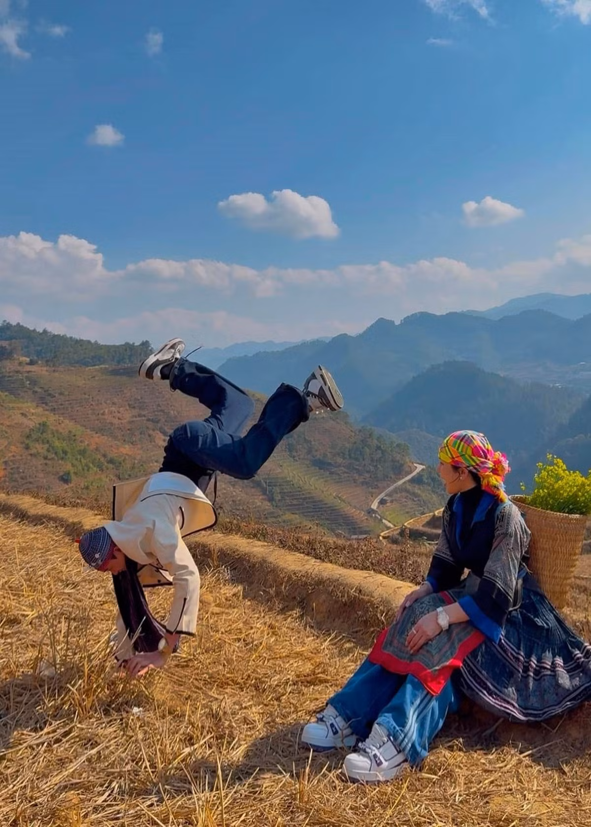 Vào Valentine 2025, Phạm Kiên đăng tải ảnh chụp cùng Diệp Lâm Anh kèm chú thích: "Ở đây, chúng tôi không bắt vợ". Ảnh: FB Phạm Kiên.