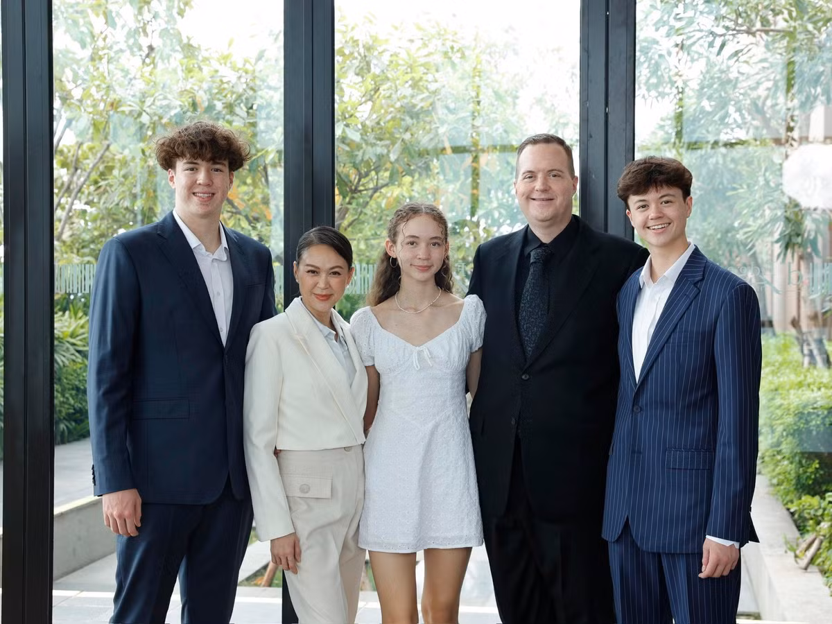 Theo Saostar, con trai thứ hai của Ngọc Nga cao gần 1m9.Ảnh: FB Ngọc Nga.