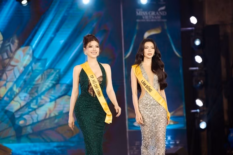 Hiện tại, cô là 1 trong 35 thí sinh vào chung kết Miss Grand Vietnam 2025.Ảnh: FB Lily Chen.