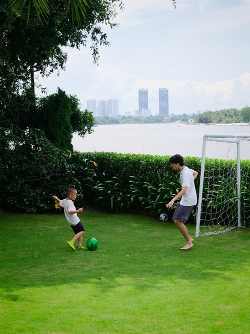 View - Hai nhóc tỳ nhà Hà Hồ mừng tuổi mới, ủng hộ 100 triệu cho bà con miền Trung | Báo Tri thức và Cuộc sống - TIN TỨC PHỔ BIẾN KIẾN THỨC 24H