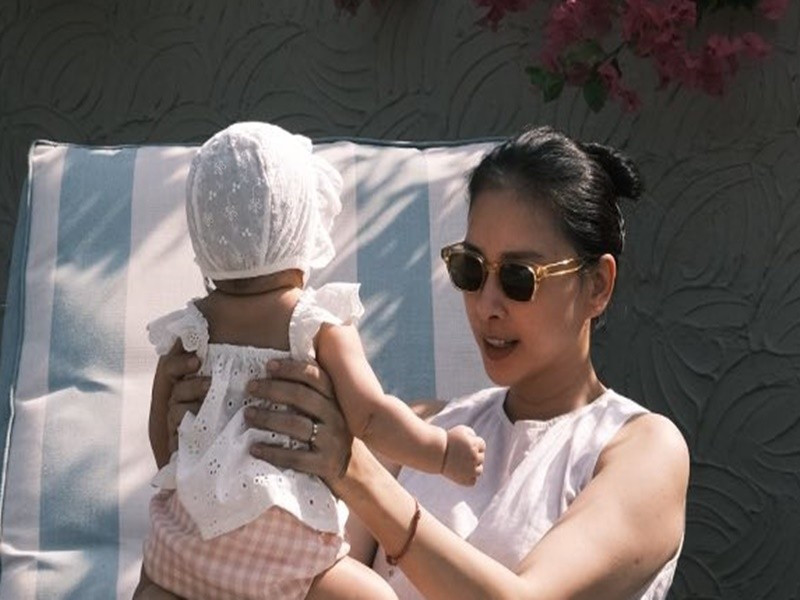 Ngô Thanh Vân - Huy Trần vẫn giấu mặt con gái giống như nhiều sao Việt.