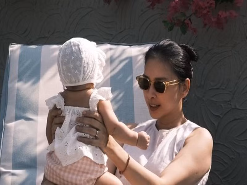 Ngô Thanh Vân - Huy Trần vẫn giấu mặt con gái giống như nhiều sao Việt.