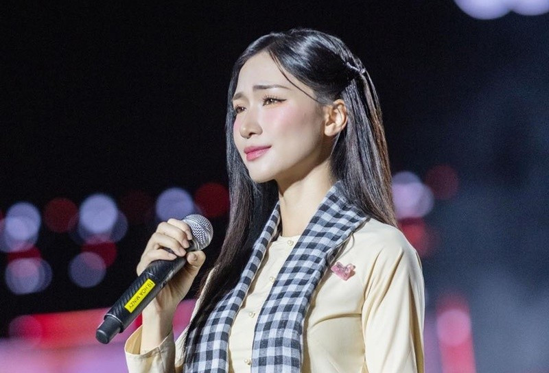 Tối ngày 9/10, Hòa Minzy ủng hộ 100 triệu đồng cho người dân Cao Bằng để khắc phục hậu quả mưa lũ. Ảnh: FB Hòa Minzy.