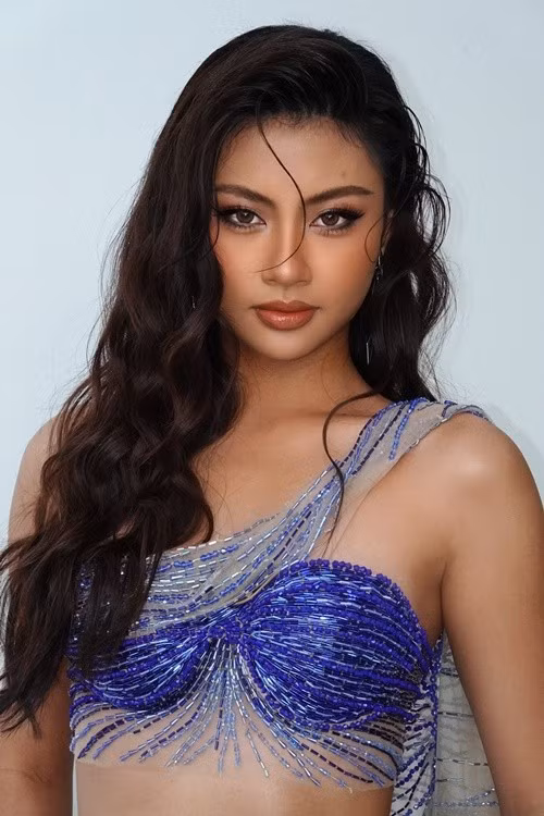 Hoa hậu Hoàn vũ Việt Nam 2023 chuộng váy áo xuyên thấu khoe vóc dáng nuột nà. Ảnh: FB Xuân Hạnh.