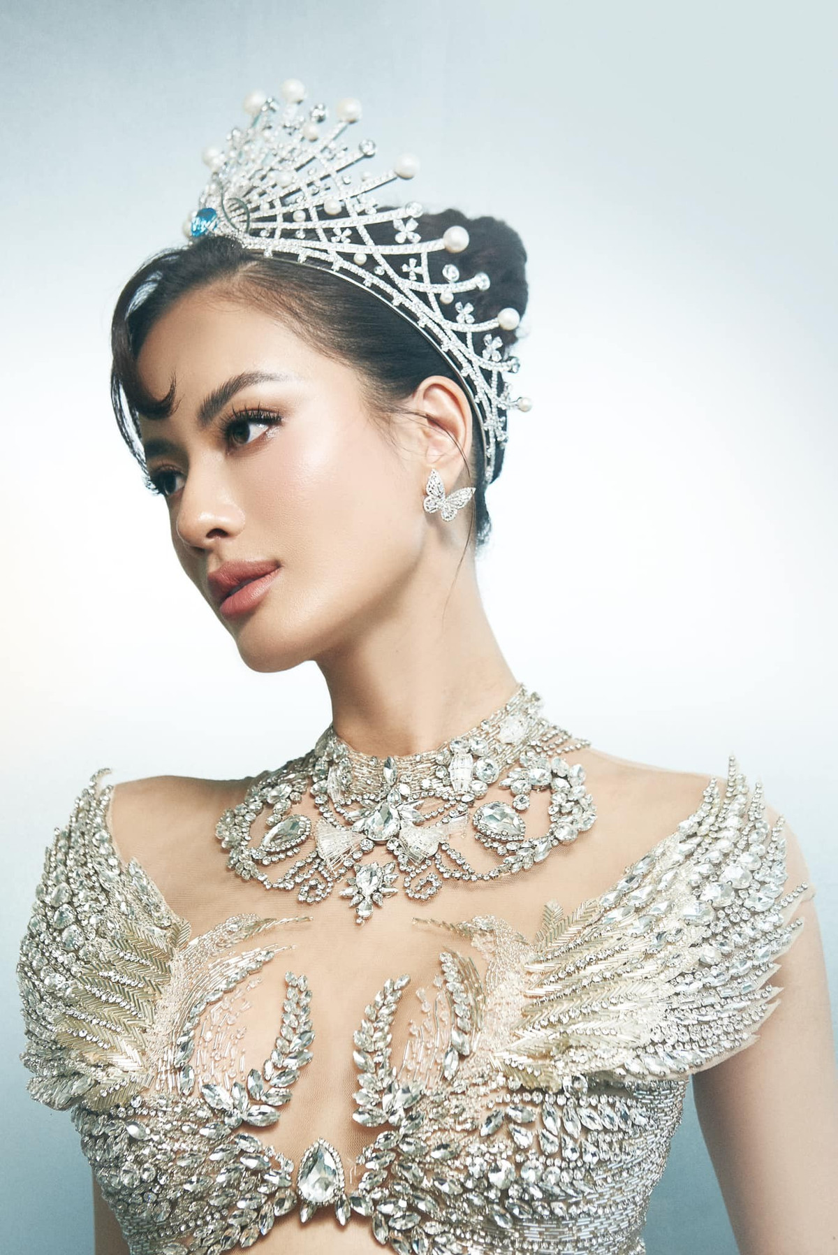 Tháng 3/2025, tại Thái Lan, Nguyễn Đình Như Vân đăng quang Miss Global. Cô là mỹ nhân Việt đầu tiên đoạt danh hiệu cao nhất của sân chơi nhan sắc này.