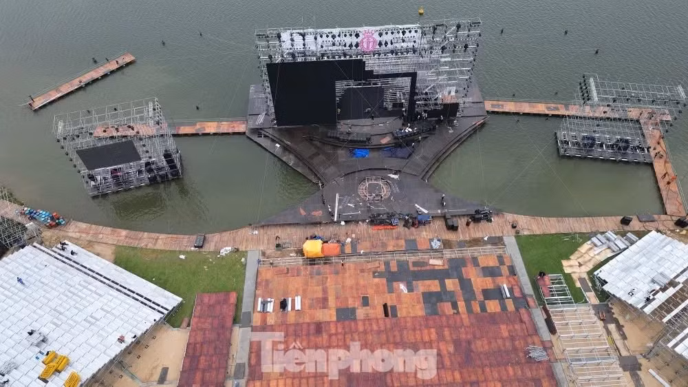 Chung kết Hoa hậu Việt Nam 2024 dự kiến diễn ra vào ngày 14/6 tại Huế. Tuy nhiên, vì thời tiết xấu, ban tổ chức hoãn đêm thi. Ảnh: Tiền Phong.