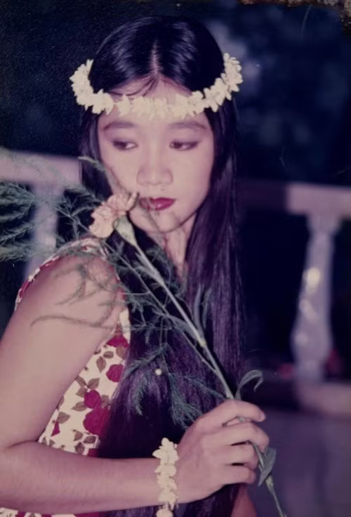 Năm 19 tuổi, Cát Tường đậu thủ khoa diễn viên của Đại học Sân khấu điện ảnh TP HCM. Ra trường, cô đóng phim, diễn kịch, làm MC. Ảnh: FB Cát Tường.