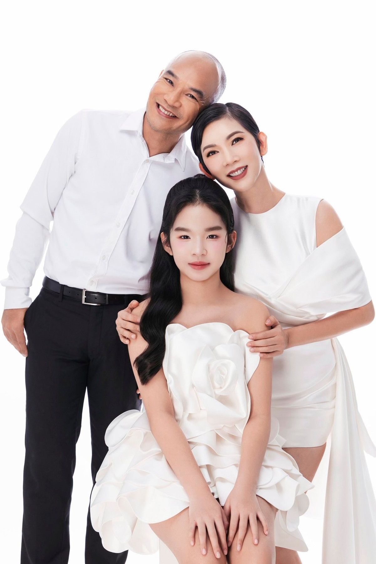 Vợ chồng Xuân Lan cùng thực hiện một số dự án phim ảnh: Cái giá của hạnh phúc, Cưới vợ cho cha. Ảnh: FB Xuân Lan.