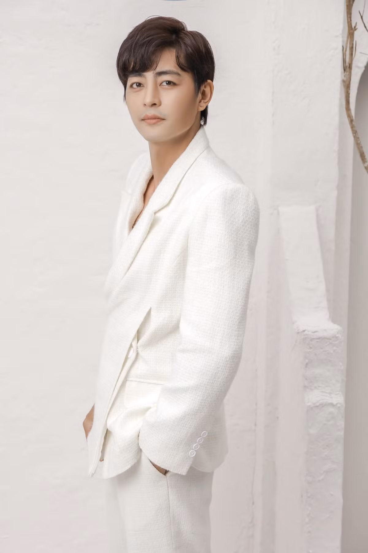 Trên màn ảnh, Quốc Huy được đánh giá cao nhờ lối diễn tiết chế, thiên về nội tâm, phù hợp với những vai diễn có chiều sâu tâm lý.