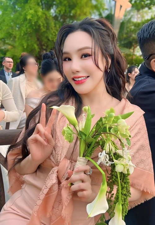 Giọng ca Vũ điệu hoang dã “xin vía” thành công đám cưới của Vũ Cát Tường. Ảnh: FB Hồ Quỳnh Hương.