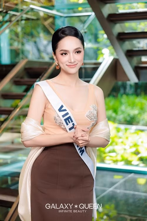 Từ Thái Lan, Hương Giang liên tục cập nhật hình ảnh và thông tin của bản thân. Ảnh: Galaxy Queen.