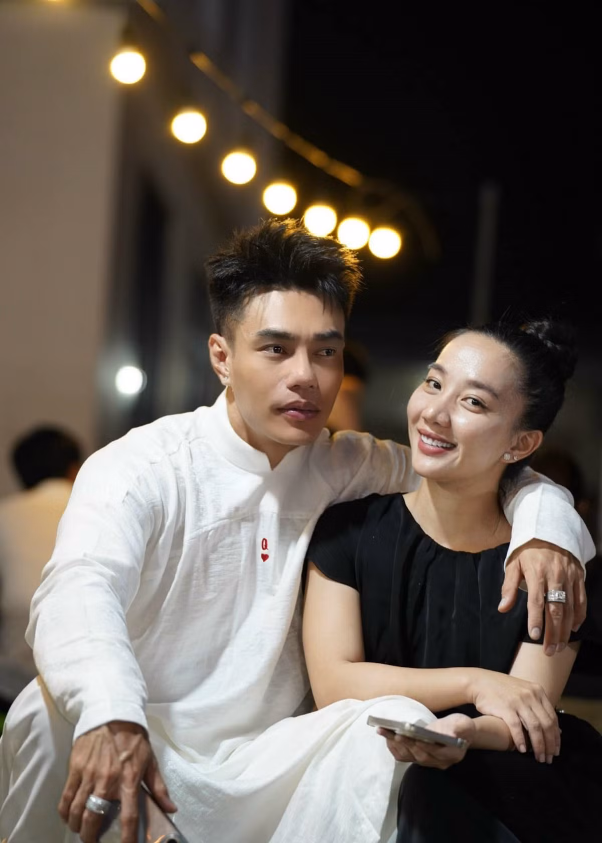 Lê Dương Bảo Lâm từng gây tranh cãi khi nhiều lần mải quay Quỳnh Quỳnh té xe, trượt ngã, vất vả làm việc mà không giúp đỡ vợ. Ảnh: FB Quỳnh Quỳnh.