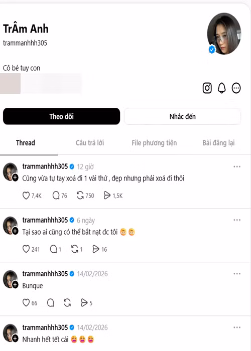 Trước đó, tối 22/2, Trâm Anh – bà xã của rapper JustaTee – bất ngờ đăng trên Threads dòng trạng thái ngắn gọn nhưng đầy ẩn ý: “Cũng vừa tự tay xóa đi một vài thứ, đẹp nhưng phải xóa đi thôi”. Ảnh: Threads Trâm Anh.