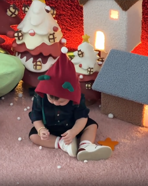 "Buổi chụp hình đầu tiên của em, hơi sóng gió tí nhưng cũng trộm vía ạ", Diễm My chia sẻ.