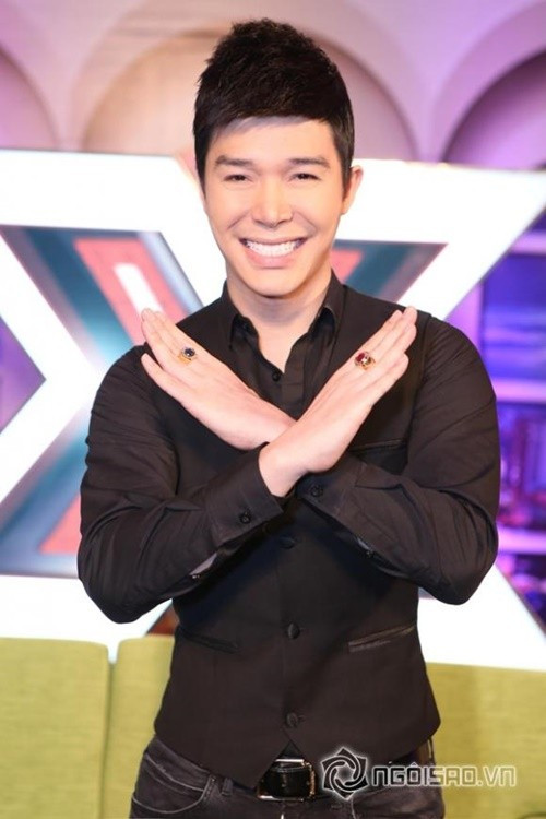 Nam ca sĩ đeo 2 chiếc nhẫn kim cương trị giá 6 tỷ đồng khiến nhiều người bất ngờ. Ảnh: Ngôi Sao.