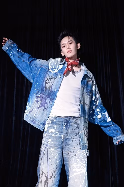 Kay Trần cho biết, anh muốn bạn nữ sẽ tìm được một nửa tốt hơn vì bản thân cảm thấy khô khan và cứng nhắc. Ảnh: FB Kay Trần.