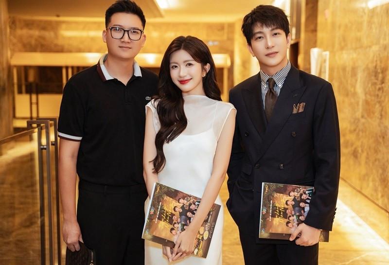 Ngọc Huyền chia sẻ trên Dân Việt, Duy Minh không ghen hay khó chịu khi cô đóng cảnh tình cảm với bạn diễn. Ảnh: FB Ngọc Huyền.