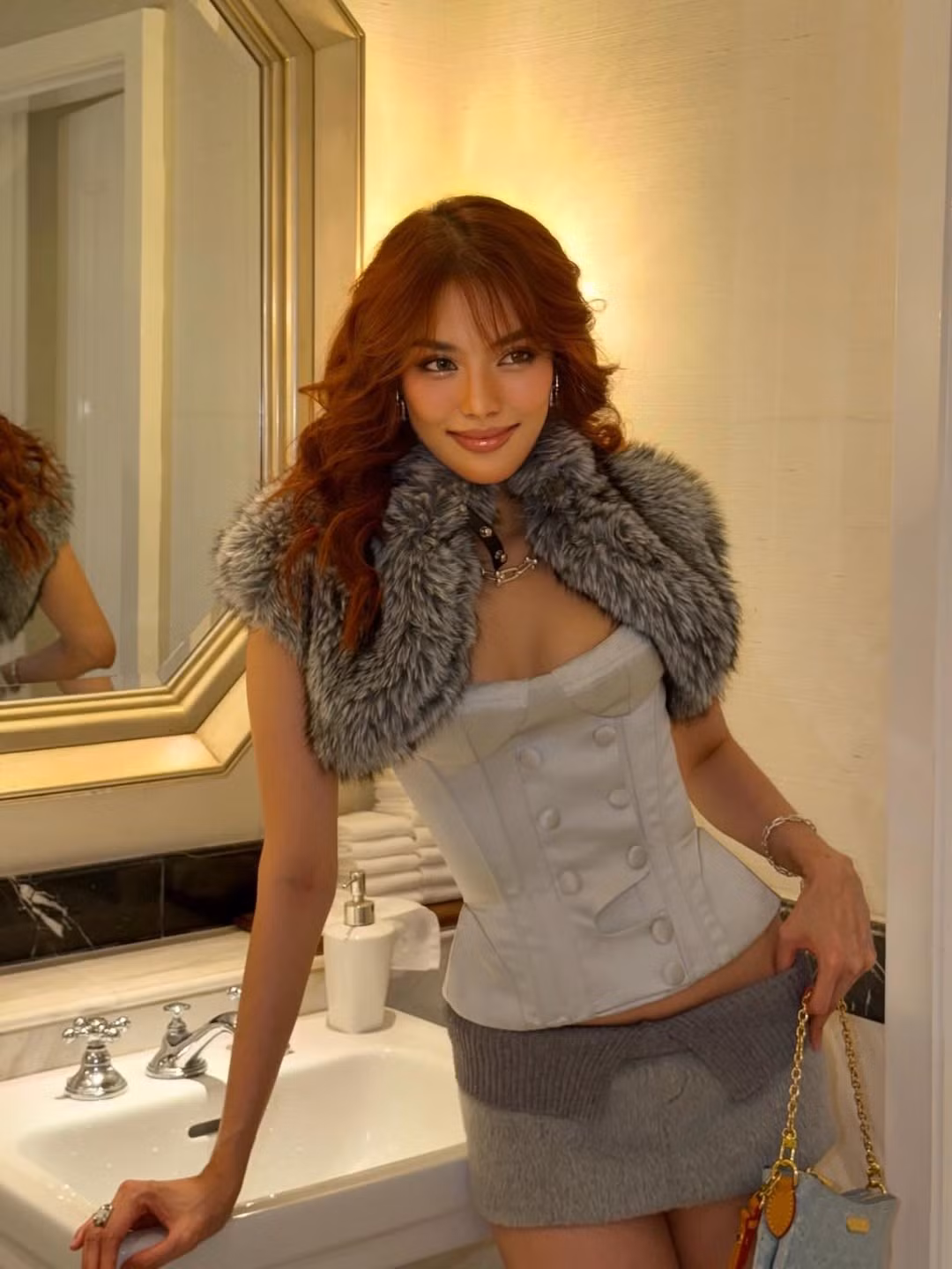 Không dừng lại ở vai trò người mẫu, Lan Khuê mở rộng hoạt động sang vị trí huấn luyện viên, giám khảo tại các chương trình về người mẫu, để lại dấu ấn bởi tư duy chuyên môn và phong cách làm việc nghiêm túc.