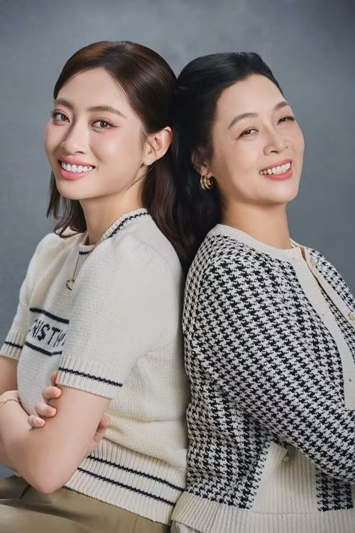 Lương Thùy Linh cho biết, sinh nhật năm nay không chỉ là dấu mốc tuổi mới mà còn là dịp để tri ân đấng sinh thành. Ảnh: Sen Vàng.