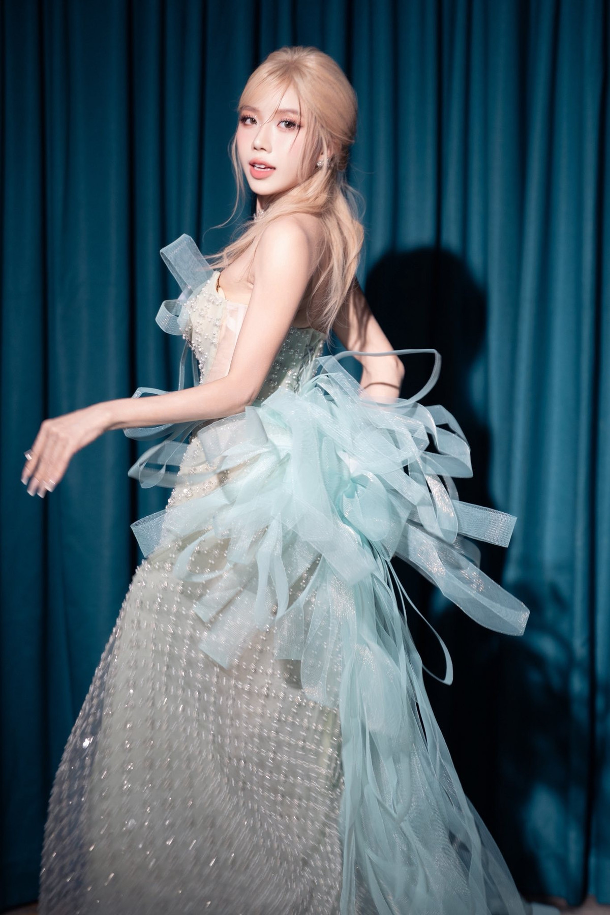 Trang Pháp quyết định xóa nốt ruồi duyên bên trái năm 2015. Ảnh: FB Trang Pháp.