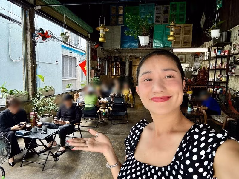 Hiện tại, nữ MC sinh năm 1977 kinh doanh quán cafe.