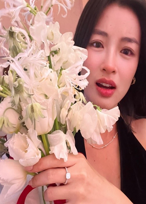 Trước màn cầu hôn, Lan Thy giữ kín chuyện tình cảm. Theo Znews, bạn trai của nữ diễn viên là nhạc trưởng Dustin Tiêu. Ảnh: FB Lan Thy.