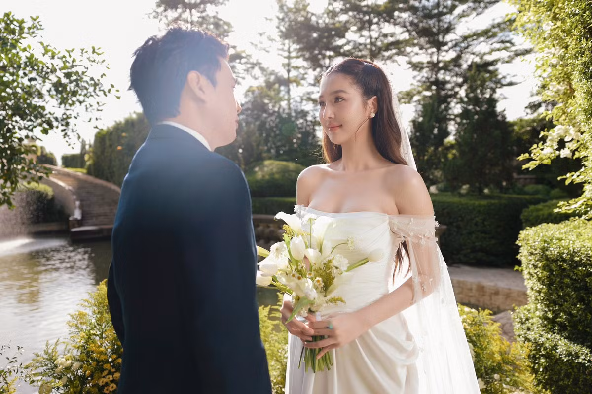 Hồ Quang Hiếu ra mắt ca khúc Ta sẽ cùng để kỷ niệm cho ngày cưới.