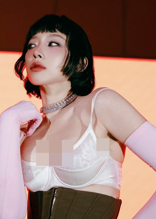 Tóc Tiên chọn cách hạn chế chia sẻ về đời tư sau khi chuyện tình cảm với Hoàng Touliver tan vỡ vào tháng 1/2026.