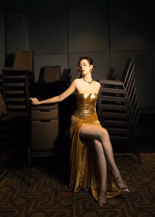 Chân dài nhận được học bổng trị giá 10.000 USD của trường Đại học University of New South Wales. Ảnh: FB Bảo Ngọc.