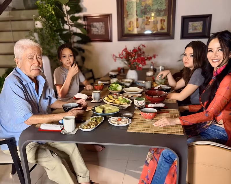 Nữ ca sĩ từng khoe không ít hình ảnh về căn hộ cũ. Ảnh: FB Hồng Nhung.