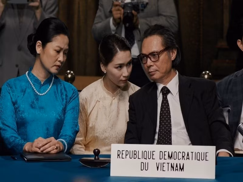 Cô bày tỏ thêm: "Tôi mong, các thế hệ trẻ khi xem Mưa đỏ sẽ cảm nhận được sự khốc liệt của chiến tranh, sẽ biết trân quý giá trị của hòa bình và biến tình yêu tổ quốc thành những hành động thiết thực". Ảnh: Dân Việt.