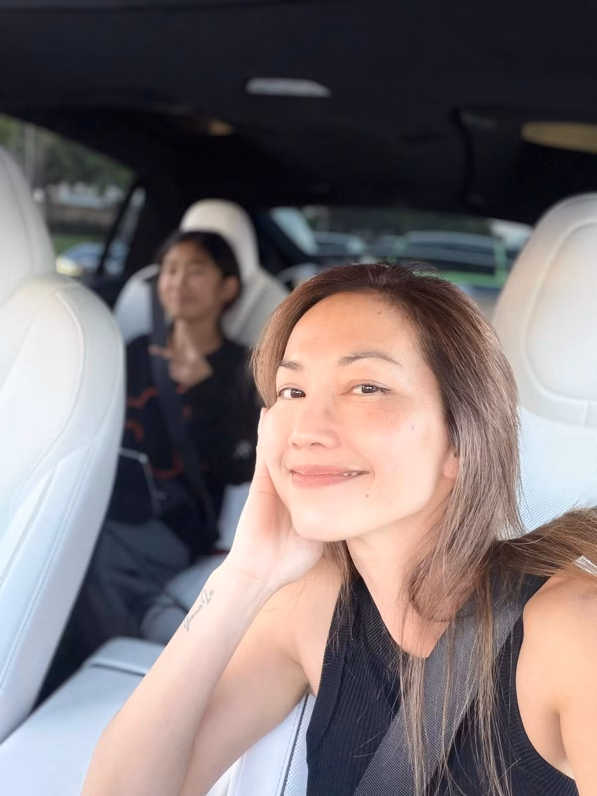 Sau nhiều năm hoạt động nghệ thuật ở Việt Nam, Kim Hiền sang Mỹ sinh sống từ năm 2015 cùng doanh nhân Andy và các con. Năm 2025, cô chính thức ly hôn. Ảnh: FB Kim Hiền.