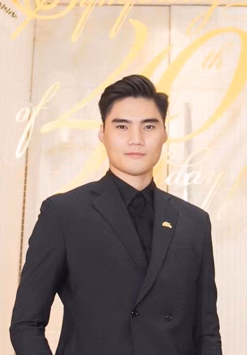 Nhiều năm qua, Tạ Quang Hùng vắng bóng sàn diễn. Ảnh: Phụ Nữ Việt Nam.