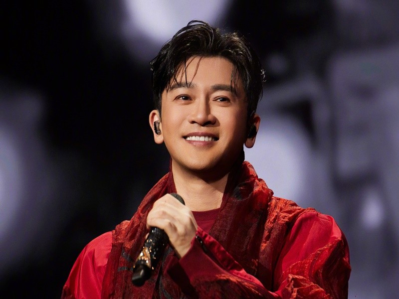 Tô Hữu Bằng sinh năm 1973, hơn Đan Trường 3 tuổi. Ảnh: Weibo Tô Hữu Bằng.