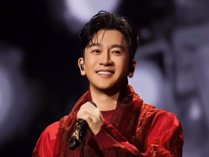 Tô Hữu Bằng sinh năm 1973, hơn Đan Trường 3 tuổi. Ảnh: Weibo Tô Hữu Bằng.