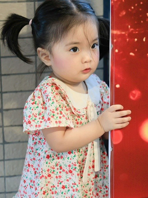 Khánh Thi cho biết, cô rất nhớ hai con gái. Bên cạnh đó, Khánh Thi còn tiết lộ hành động rất đáng yêu của bé Lisa. Ảnh: FB Khánh Thi.