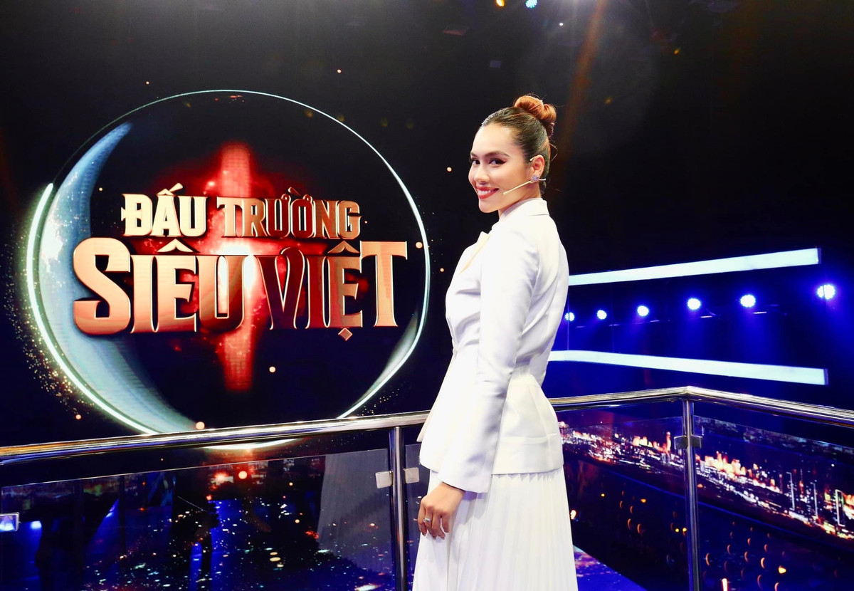 Hoàng My tham gia các gameshow, sự kiện giải trí trước khi dành nhiều thời gian cho con gái nhỏ.