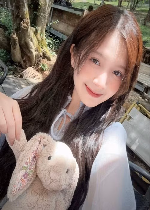 Ngọc Huyền theo đuổi phong cách ngọt ngào ở đời thường. Ảnh: FB Ngọc Huyền.