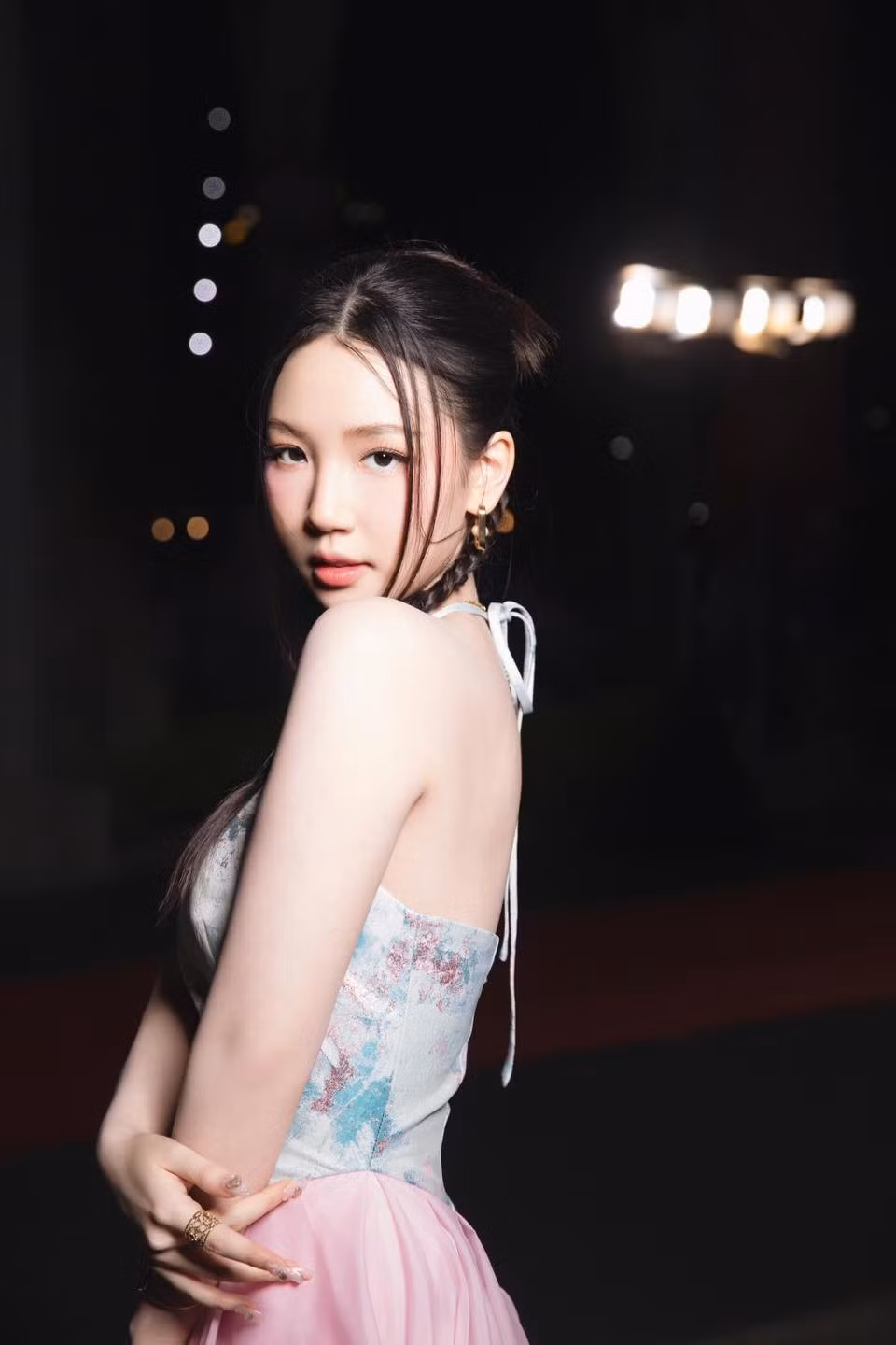 Mới đây, trên trang cá nhân, ca sĩ AMEE viết: “AMEE (Trần Huyền My) trân trọng thông báo rằng AMEE đã kết thúc hợp tác với ST.319 Entertainment sau bảy năm đồng hành. Đây là quyết định được đưa ra sau quá trình cân nhắc kỹ lưỡng, đánh dấu sự chuyển mình sang giai đoạn hoạt động với nhiều định hướng cá nhân mới”. Ảnh: FB AMEE.