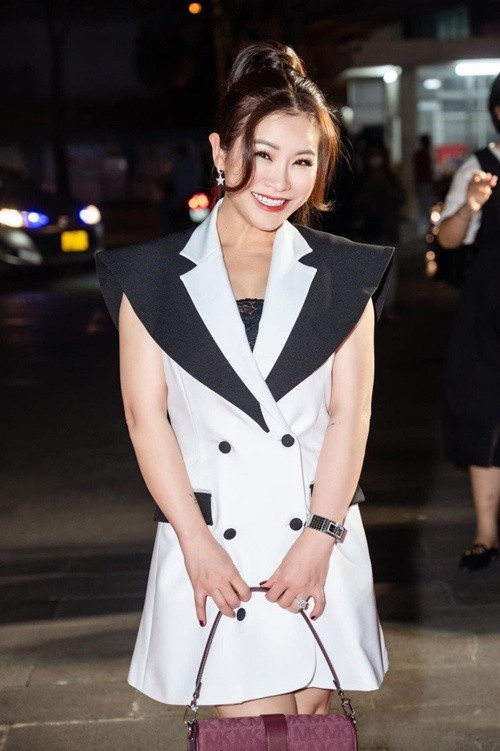 Kiều Linh chia sẻ, cô và chồng cũ giống tri kỷ. “Anh Sơn vẫn quán xuyến cho tôi việc lớn mà phụ nữ khó làm được. Anh Sơn đang phụ tôi xây nhà trên Đà Lạt, không phải trên danh nghĩa người chồng mà là tri kỷ", Kiều Linh cho biết. Ảnh; Người Đưa Tin.