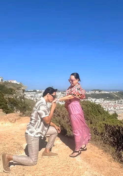 Gần đây, vợ chồng Việt Hương du lịch nước ngoài cùng con gái. Ảnh: FB Hoài Phương.