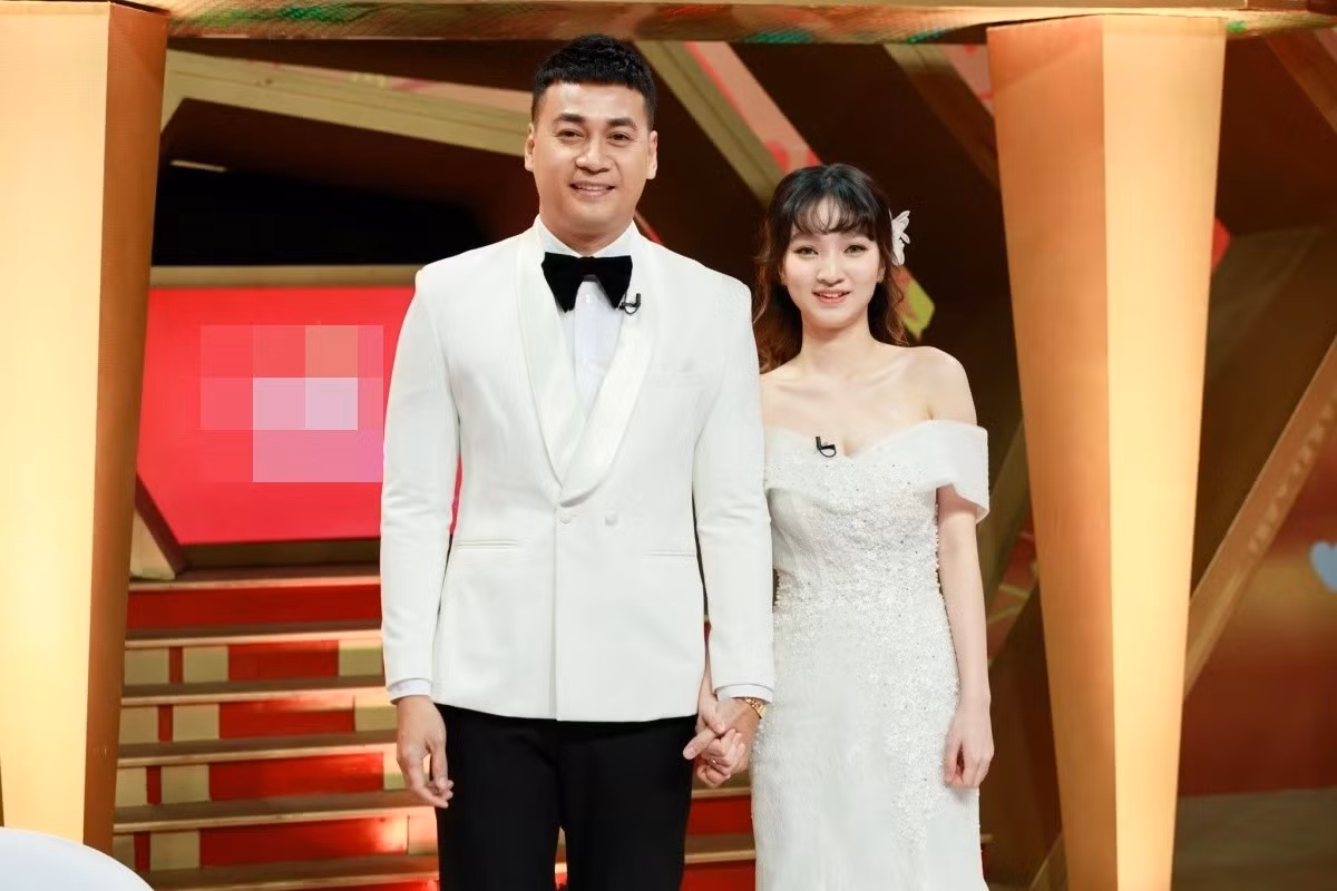 Nam diễn viên Gạo nếp gạo tẻ từng tiết lộ rằng anh được ba mẹ vợ yêu thương, quan tâm. Ảnh: VOV.