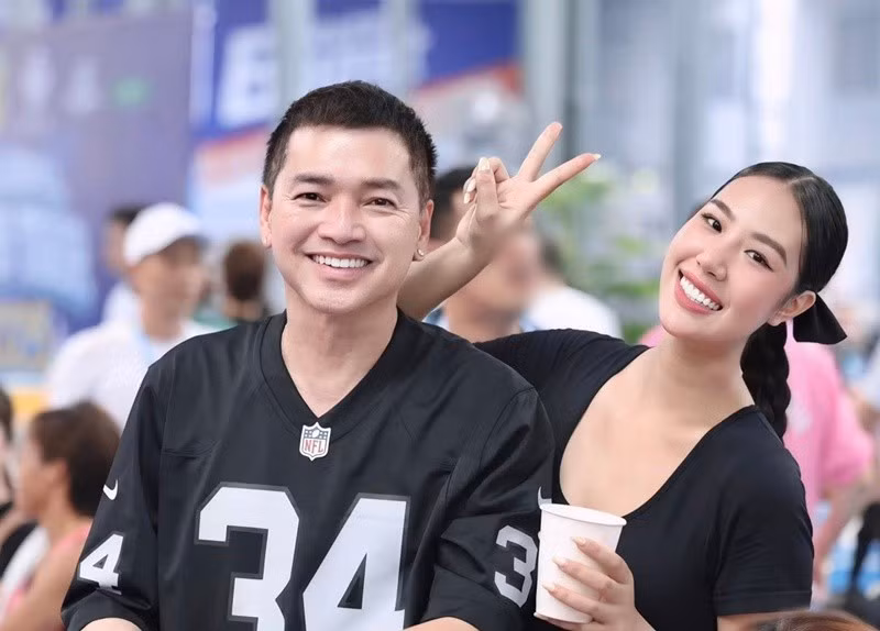 “Giải đấu đầu tiên sau hai tháng nhập môn, xíu nữa là được chạm cúp rồi. Cảm ơn bạn đồng hành đáng yêu của em đã luôn đồng hành và động viên em khi gặp các cặp đôi siêu cao thủ để giành lấy chiến thắng”, Tăng Khánh Chi chia sẻ. Ảnh: FB Tăng Khánh Chi.