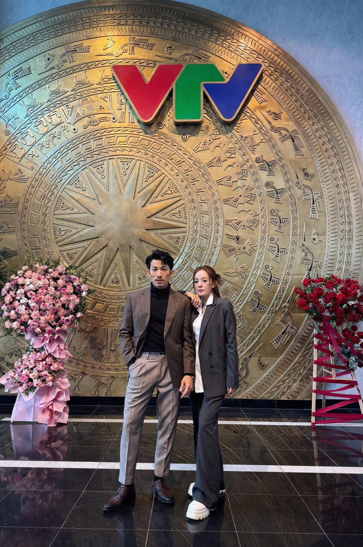 Khoe hình ảnh bên Ngọc Kayla, Liên Bỉnh Phát viết: "Tình cờ ghê, ra tận đây còn gặp cô bạn này". Ảnh: FB Liên Bỉnh Phát.