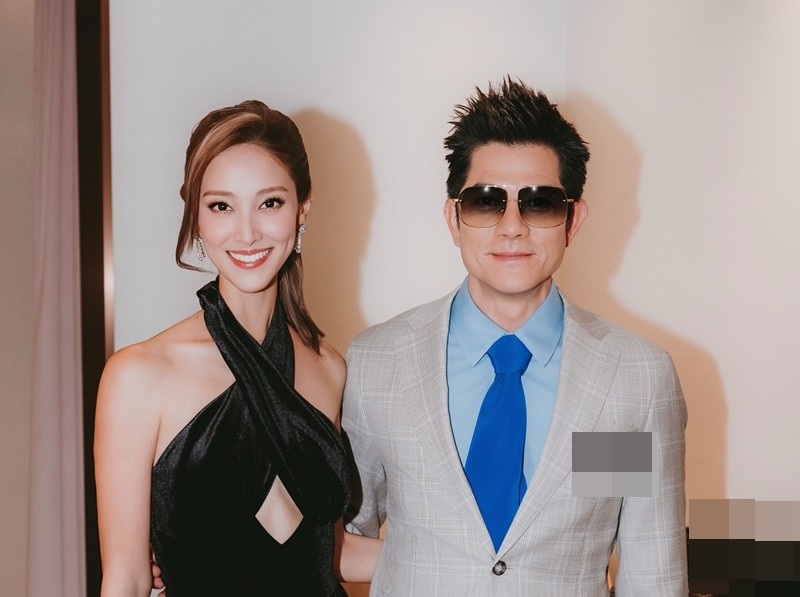 Vợ chồng Trịnh Gia Dĩnh thường xuyên dành cho nhau lời ngọt ngào. Theo Vietnamnet, tháng 5/2022, tài tử nhắn nhủ vợ: "Anh chỉ mong tiếp tục nắm tay em đi tiếp quãng đời còn lại. Ảnh: FB Trần Khải Lâm.