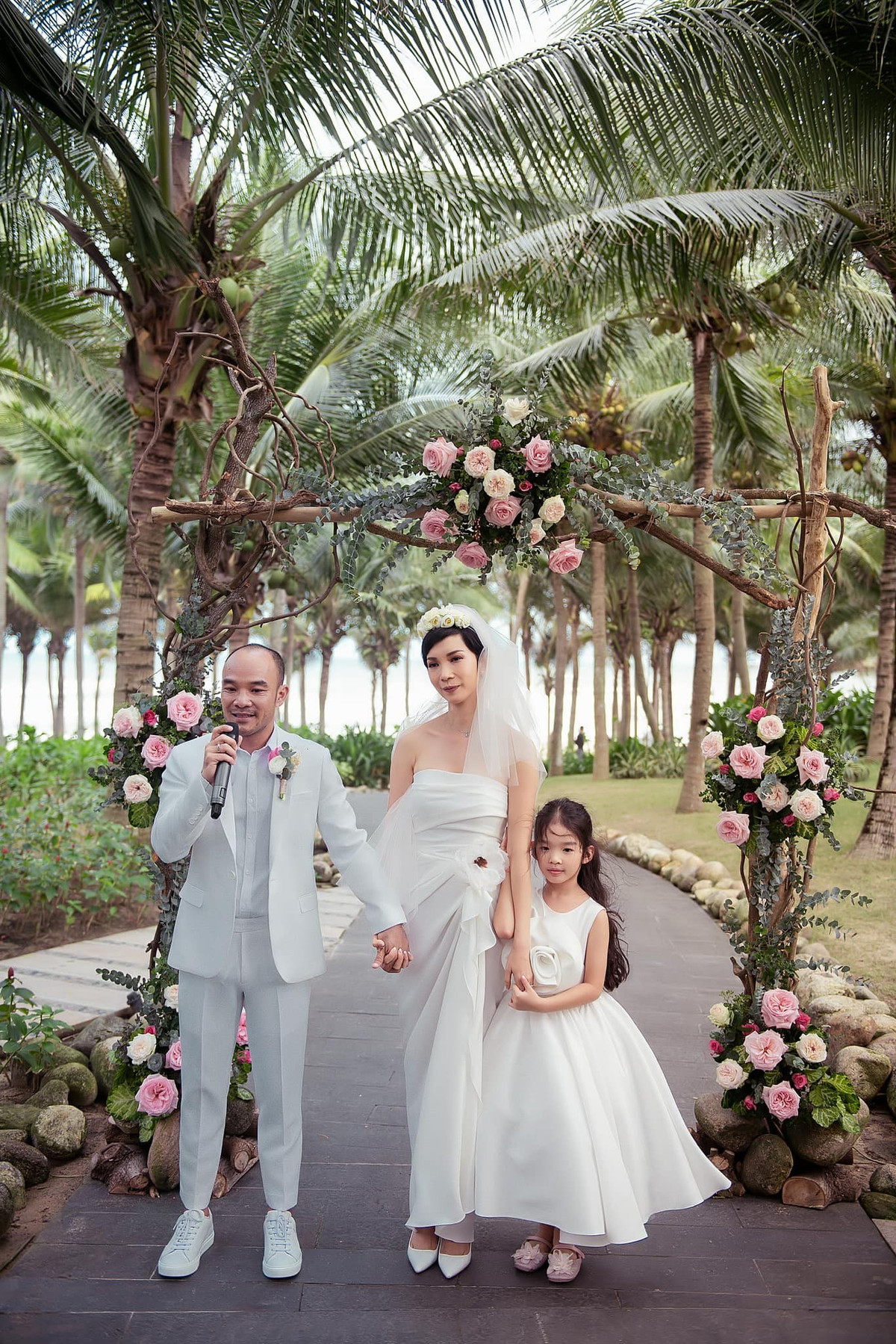 Về việc bí mật tổ chức đám cưới, nữ người mẫu chia sẻ trên Vietnamnet: "Câu chuyện cuộc đời tôi về tình cảm, sóng gió bao nhiêu có lẽ mọi người đã biết rõ. Tôi vốn quen với những ồn ào nhưng chắc chắn chồng và gia đình 2 bên sẽ không chịu được". Ảnh: FB Ngọc Lâm.