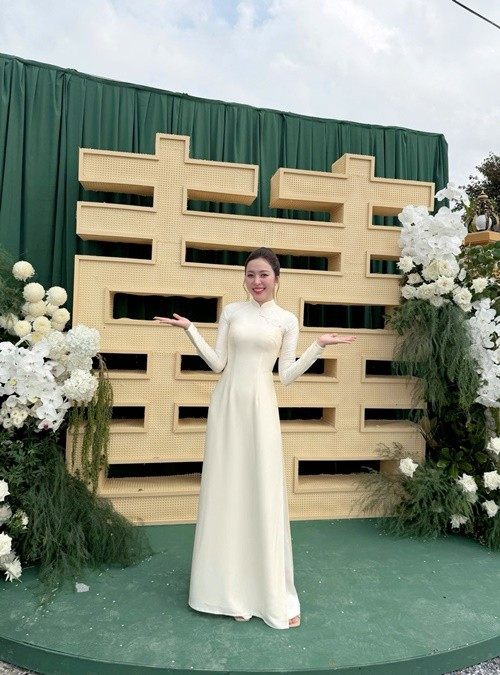 Hoa hậu Kiều Duy làm phù dâu cho Đỗ Thị Hà. Ảnh: FB Kiều Duy.